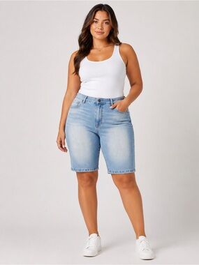 Halifax Women's Denim Capri Shorts Size 30 Light
Wash Bermuda Stretch Casual